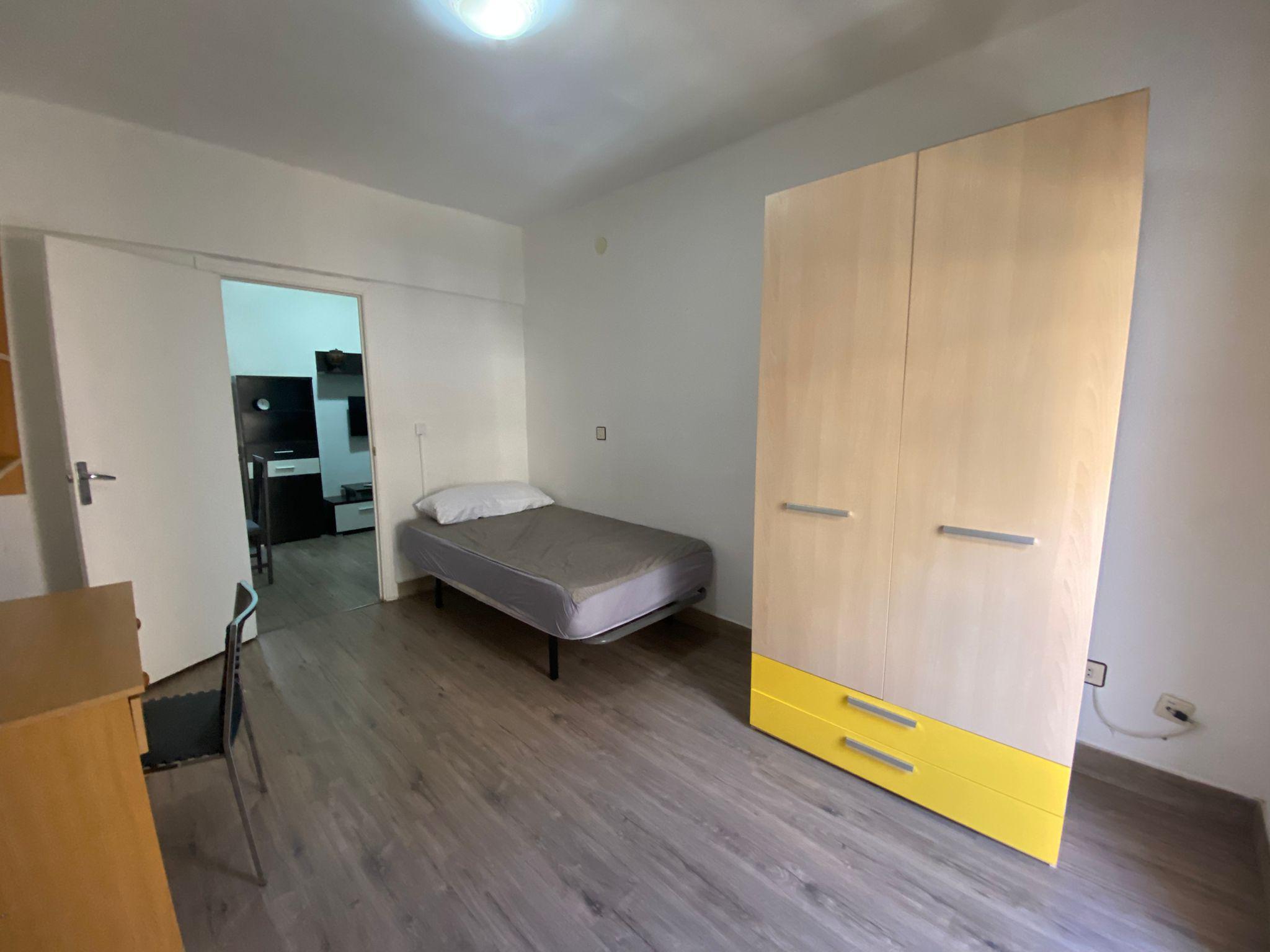 Imagen 14 Apartamento en alquiler en Cáceres / Zona del casco antiguo   