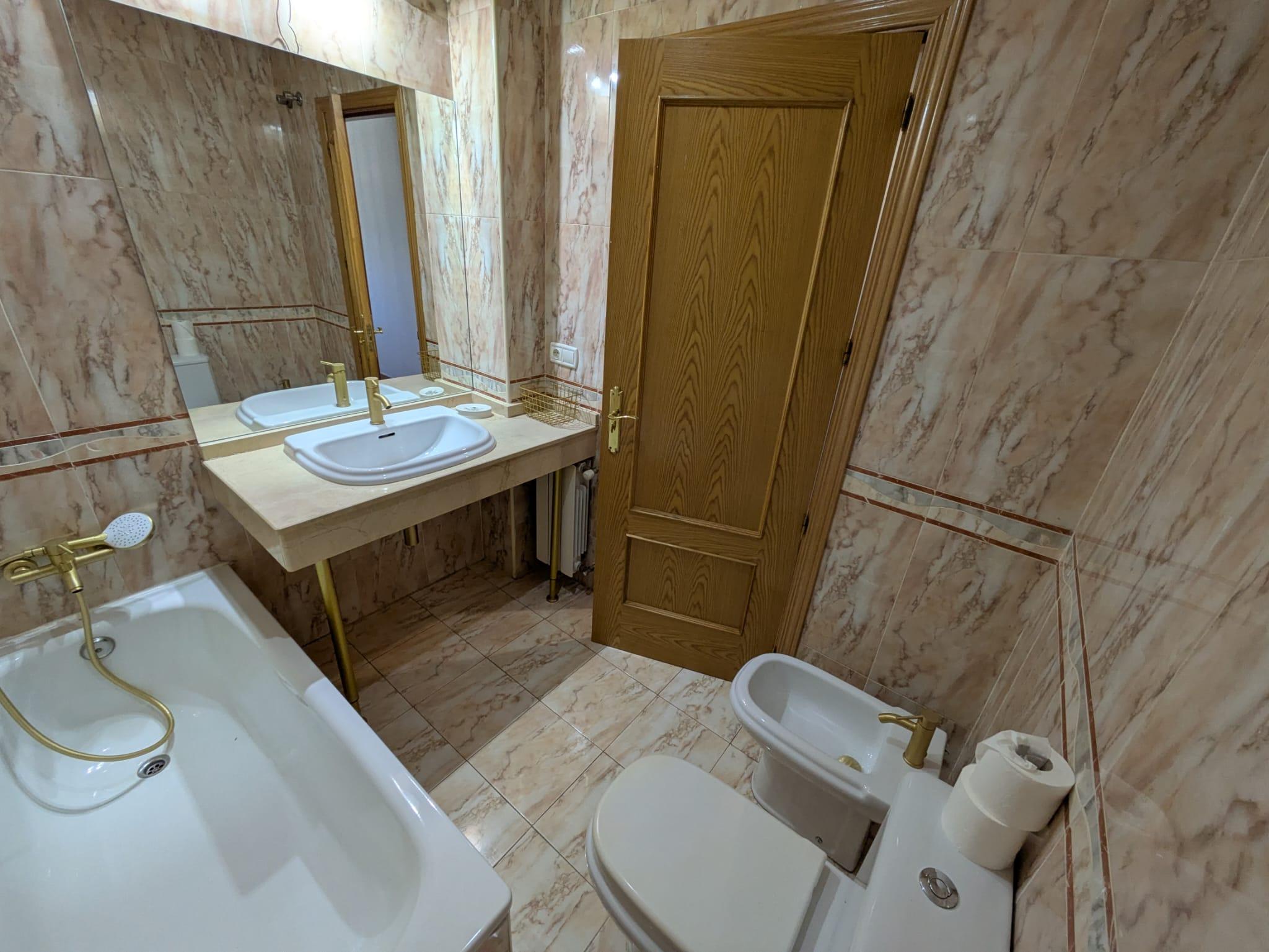 Imagen 17 Apartamento en alquiler en Cáceres / Zona de Nuevo Cáceres  
