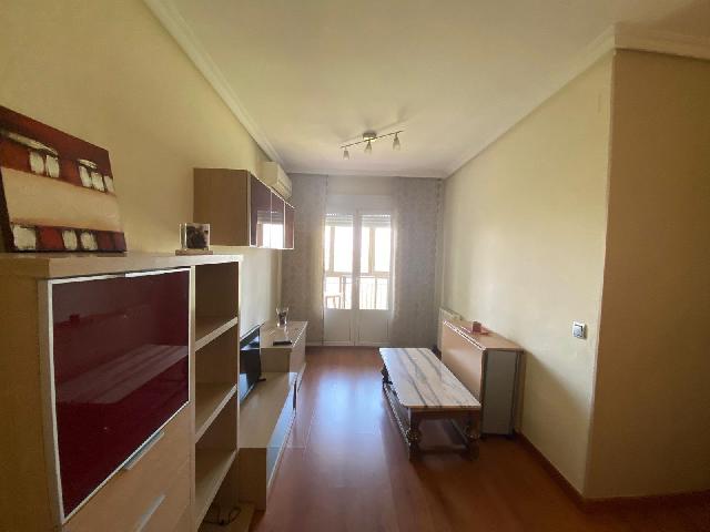 Imagen 1 Inmueble 302703 - Apartamento en alquiler en Cáceres / Piso en el centro de Cáceres