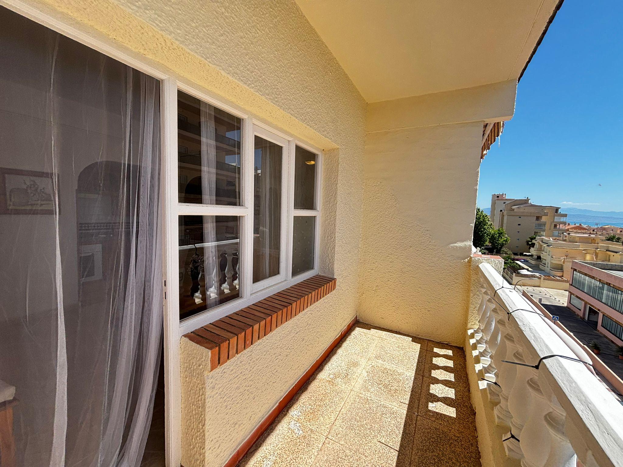 Imagen 1 Estudio en venta en Torremolinos / Estudio en la Carihuela al lado del Pez Espada