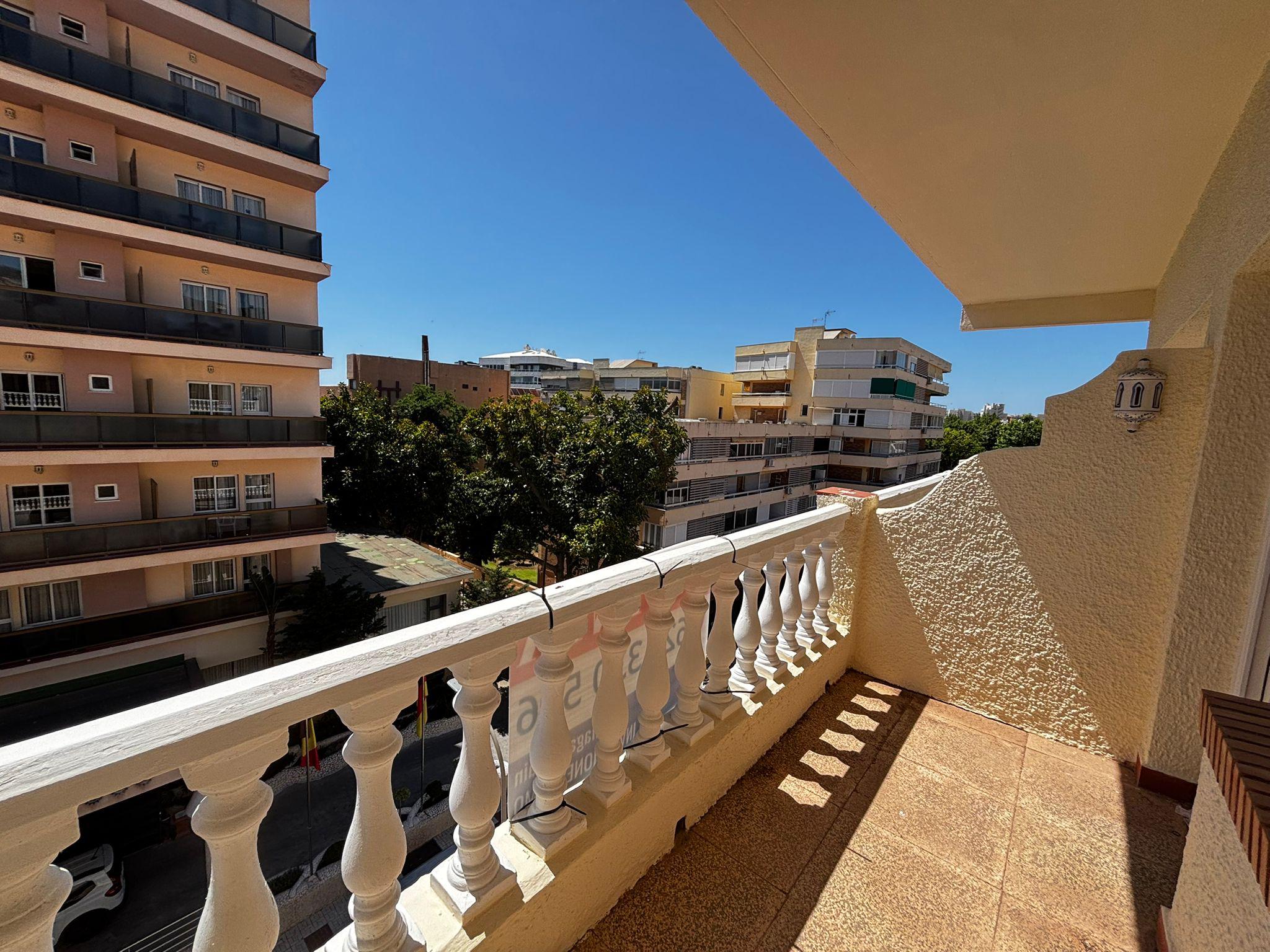 Imagen 6 Estudio en venta en Torremolinos / Estudio en la Carihuela al lado del Pez Espada