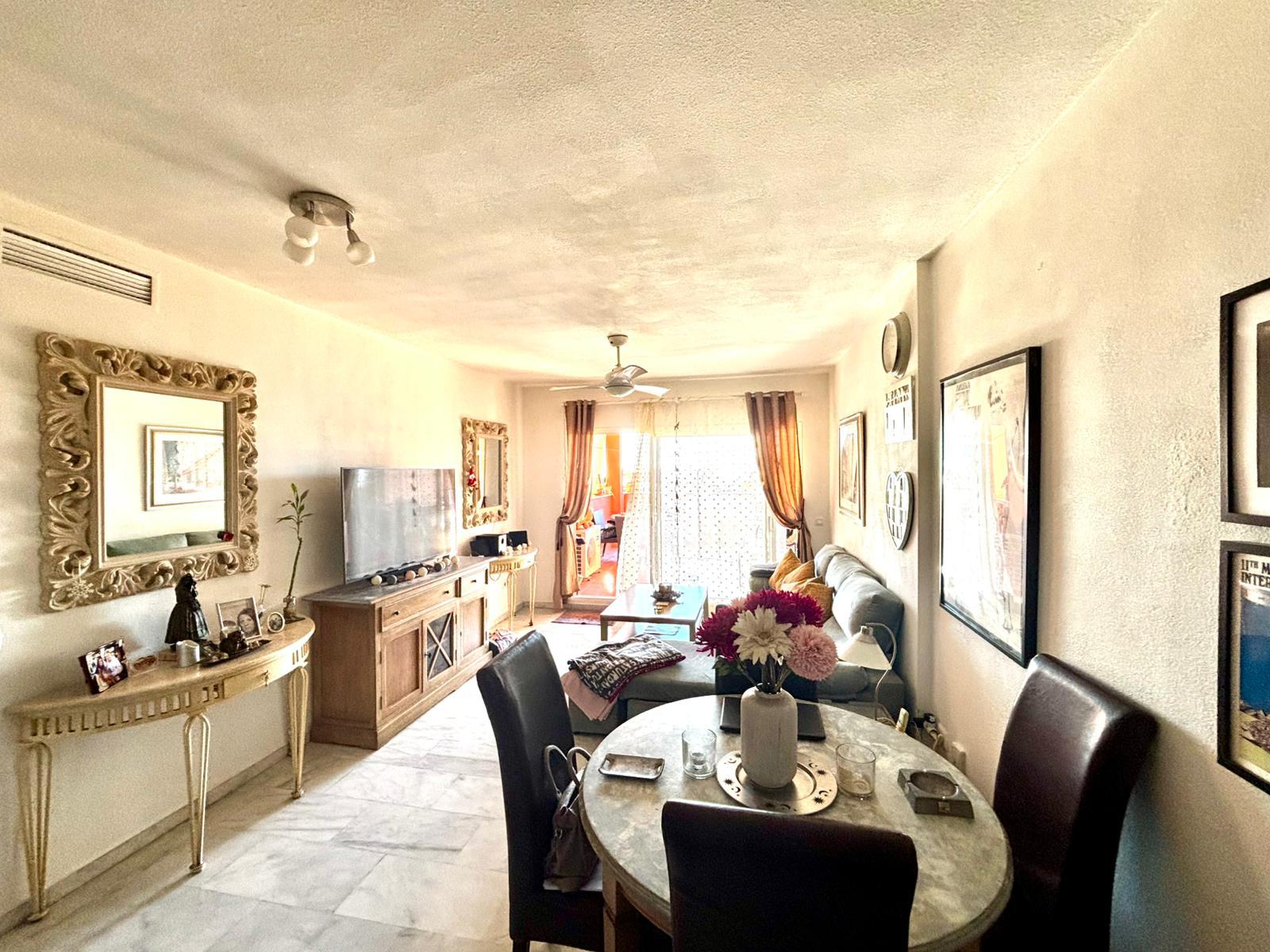 Imagen 5 Piso en venta en Marbella / Urb. La Reserva de Marbella, entre Elviria y Cabopino