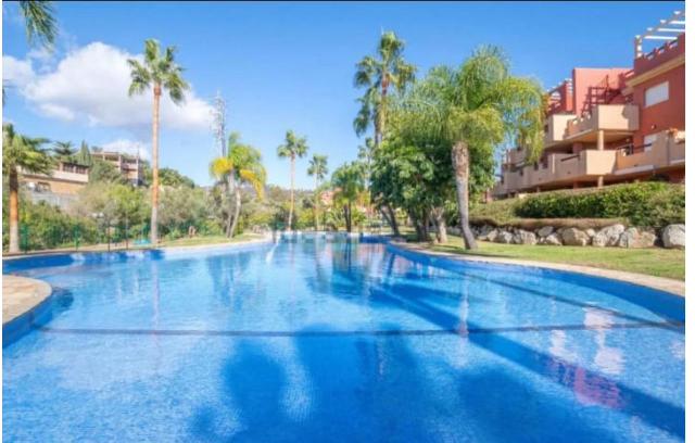 Imagen 1 Inmueble 299788 - Piso en venta en Marbella / Urb. La Reserva de Marbella, entre Elviria y Cabopino