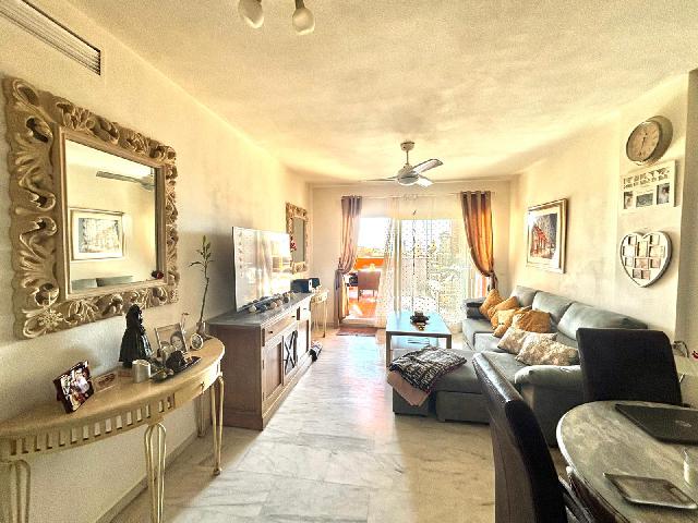 Imagen 3 Inmueble 299788 - Piso en venta en Marbella / Urb. La Reserva de Marbella, entre Elviria y Cabopino