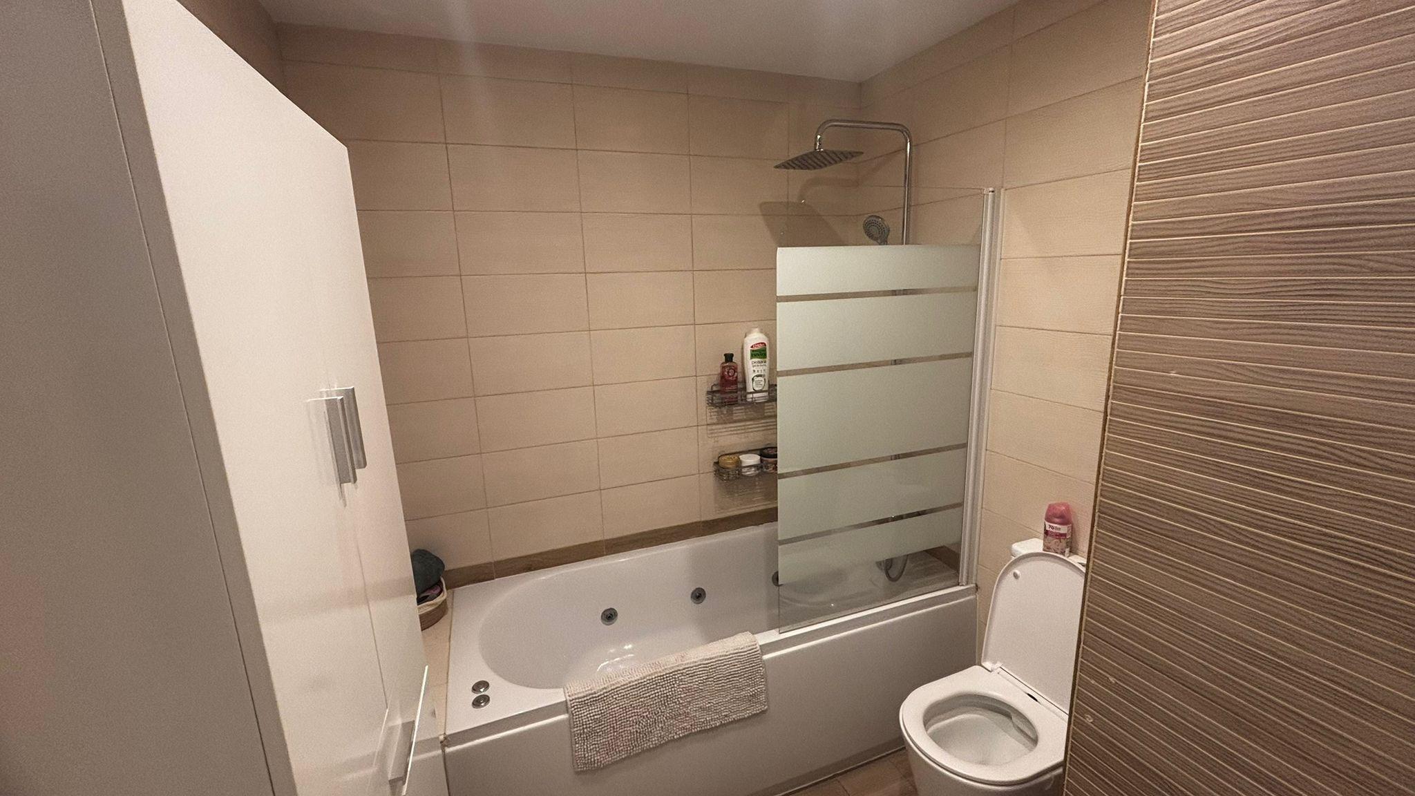 Imagen 17 Apartamento en venta en Benalmádena / A 5 min. de la estación de tren y Palacio de Deportes