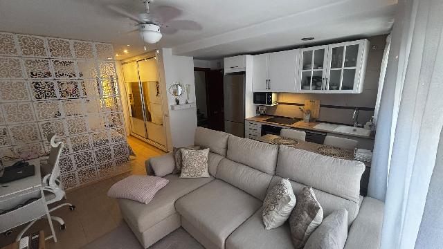 Imagen 1 Inmueble 302108 - Apartamento en venta en Benalmádena / A 5 min. de la estación de tren y Palacio de Deportes