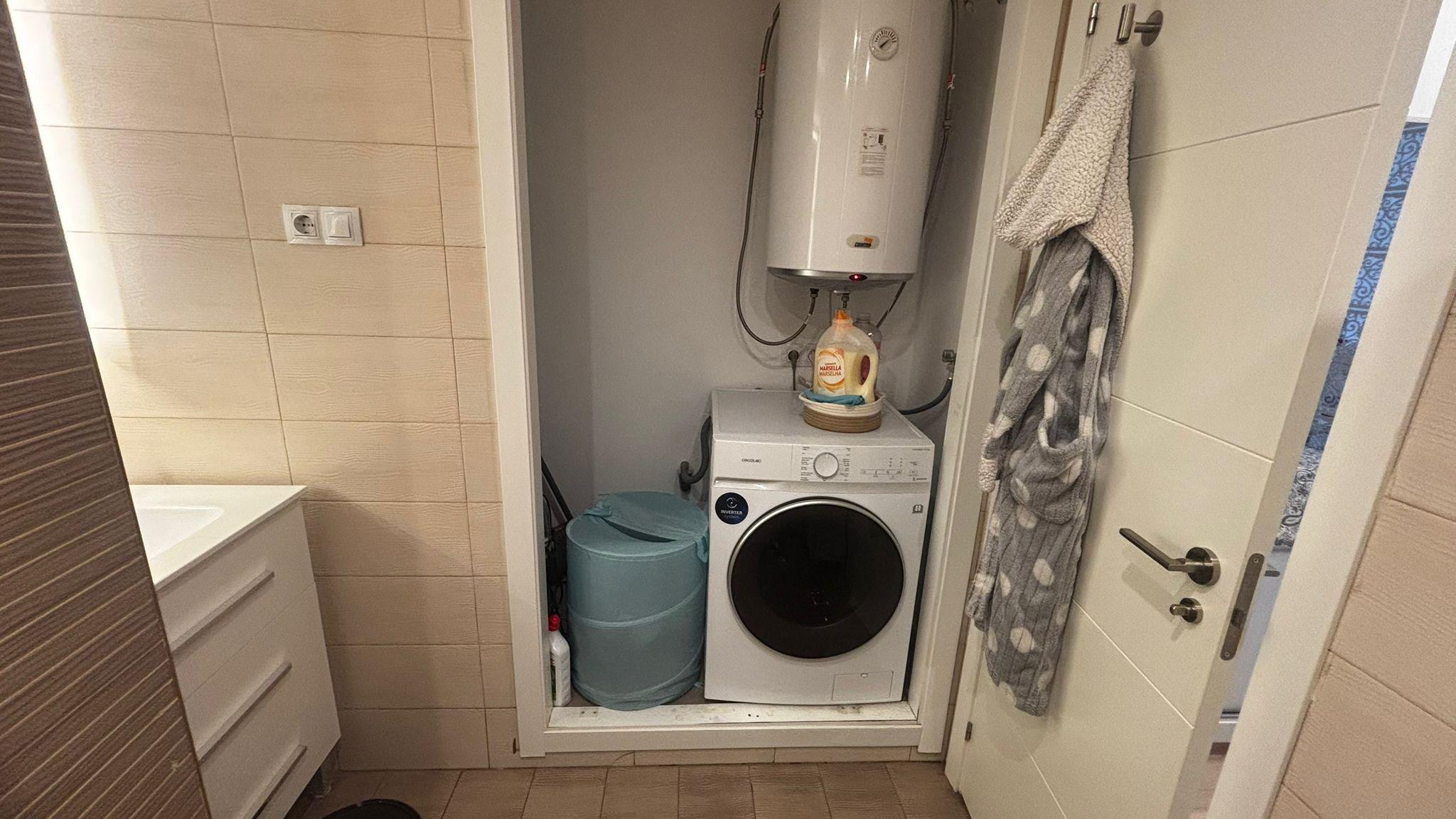 Imagen 18 Apartamento en venta en Benalmádena / A 5 min. de la estación de tren y Palacio de Deportes