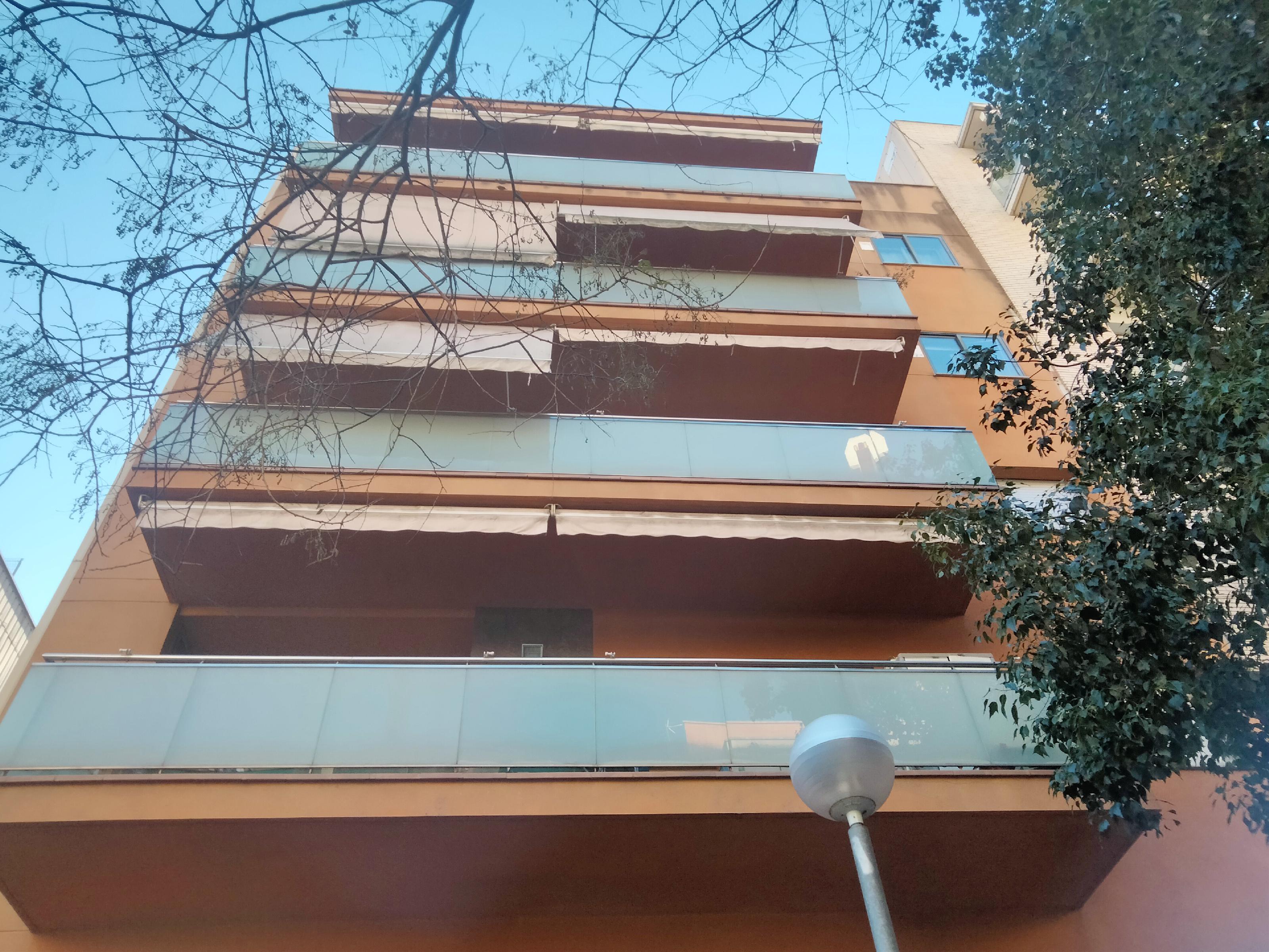 Imagen 26 Piso en venta en Barcelona / Junto metro Teixonera