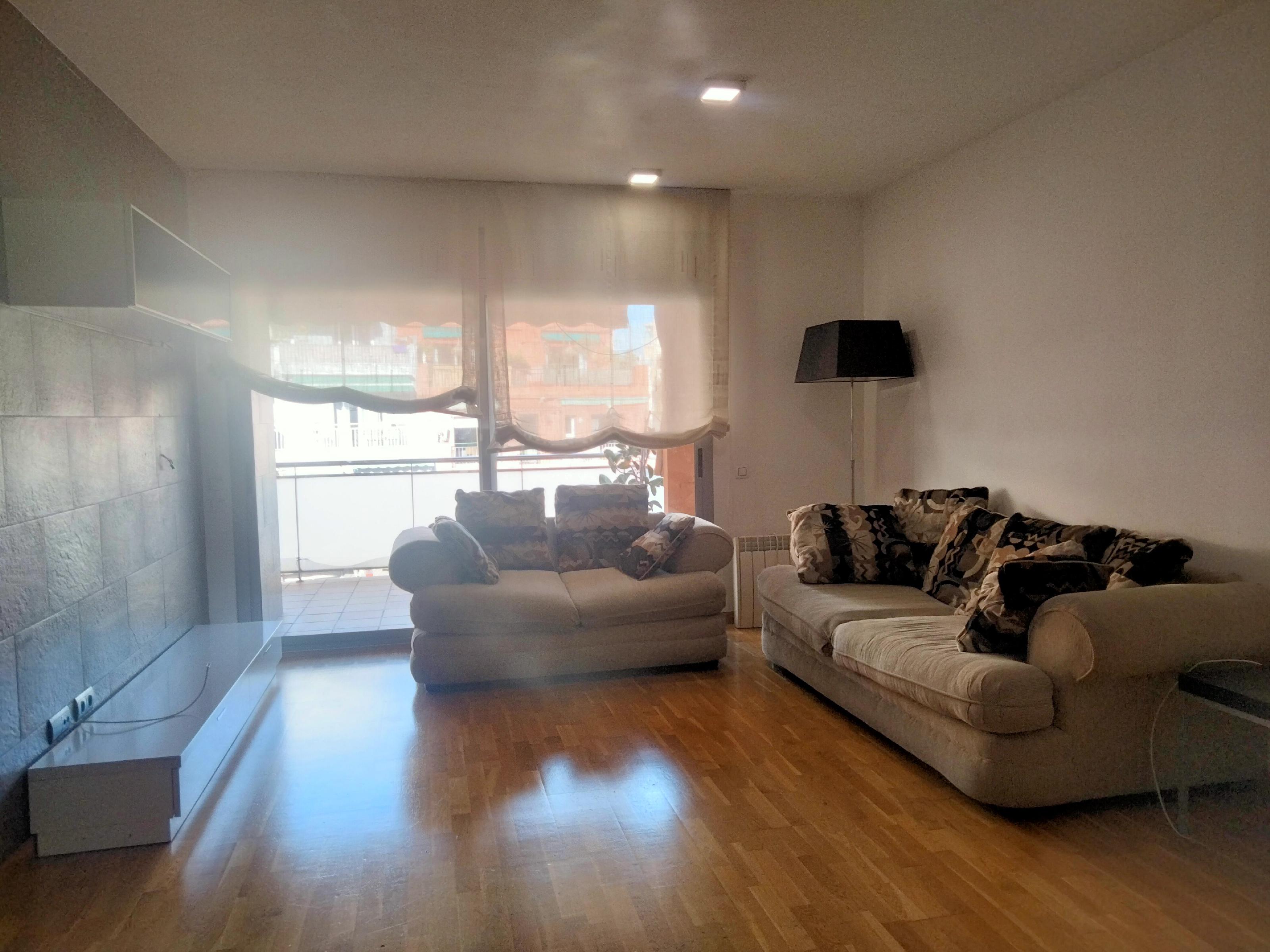 Imagen 2 Piso en venta en Barcelona / Llobregós - Junto Metro Teixonera