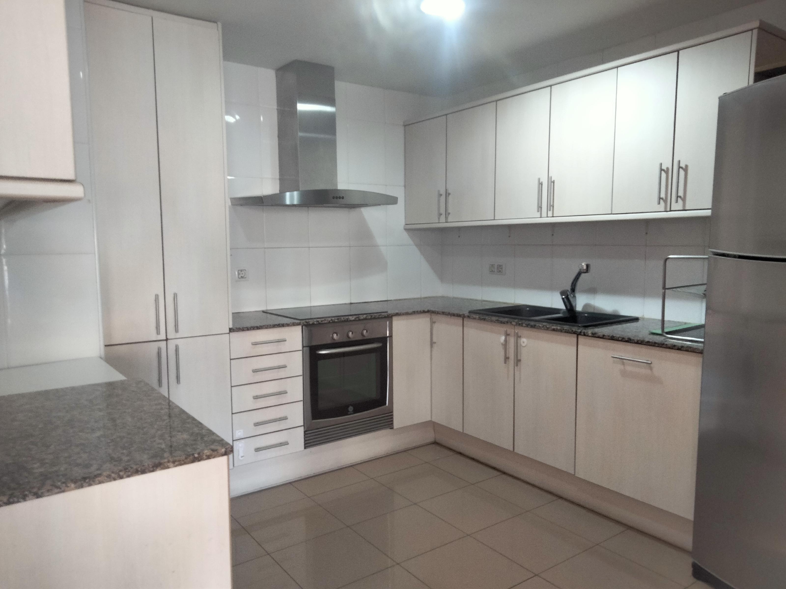 Imagen 2 Piso en venta en Barcelona / Junto metro Teixonera