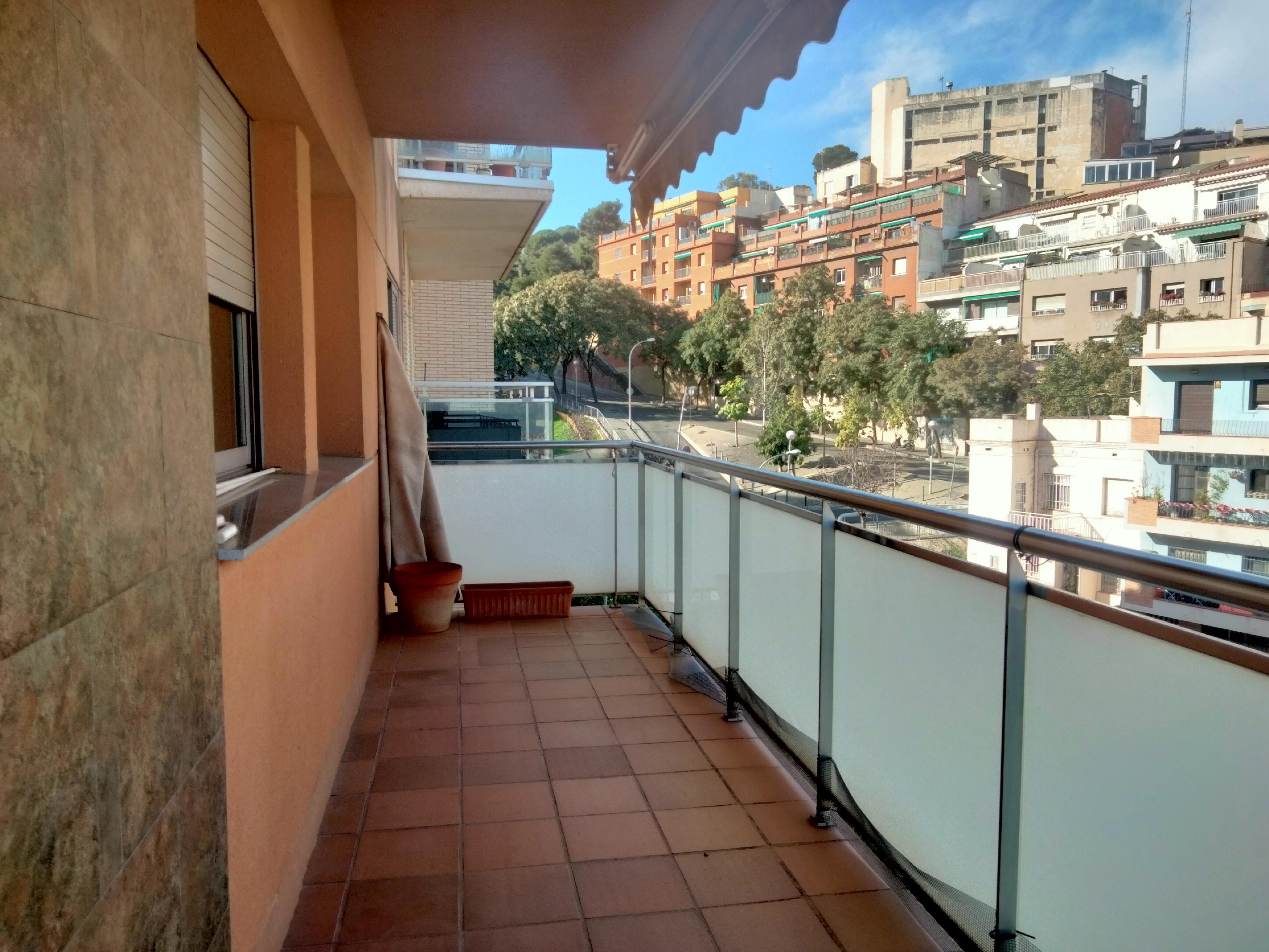 Imagen 4 Piso en venta en Barcelona / Llobregós - Junto Metro Teixonera