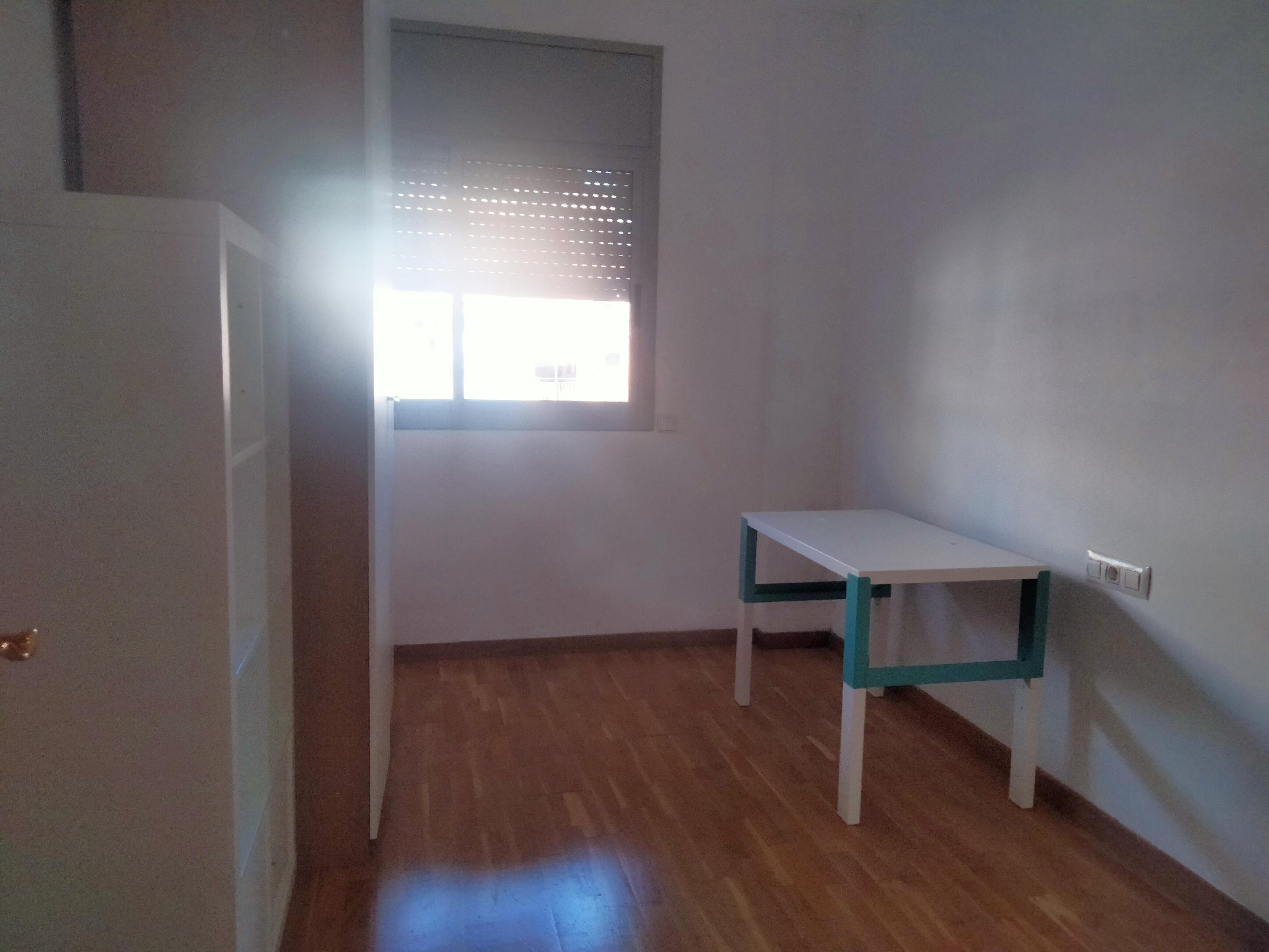 Imagen 10 Piso en venta en Barcelona / Llobregós - Junto Metro Teixonera