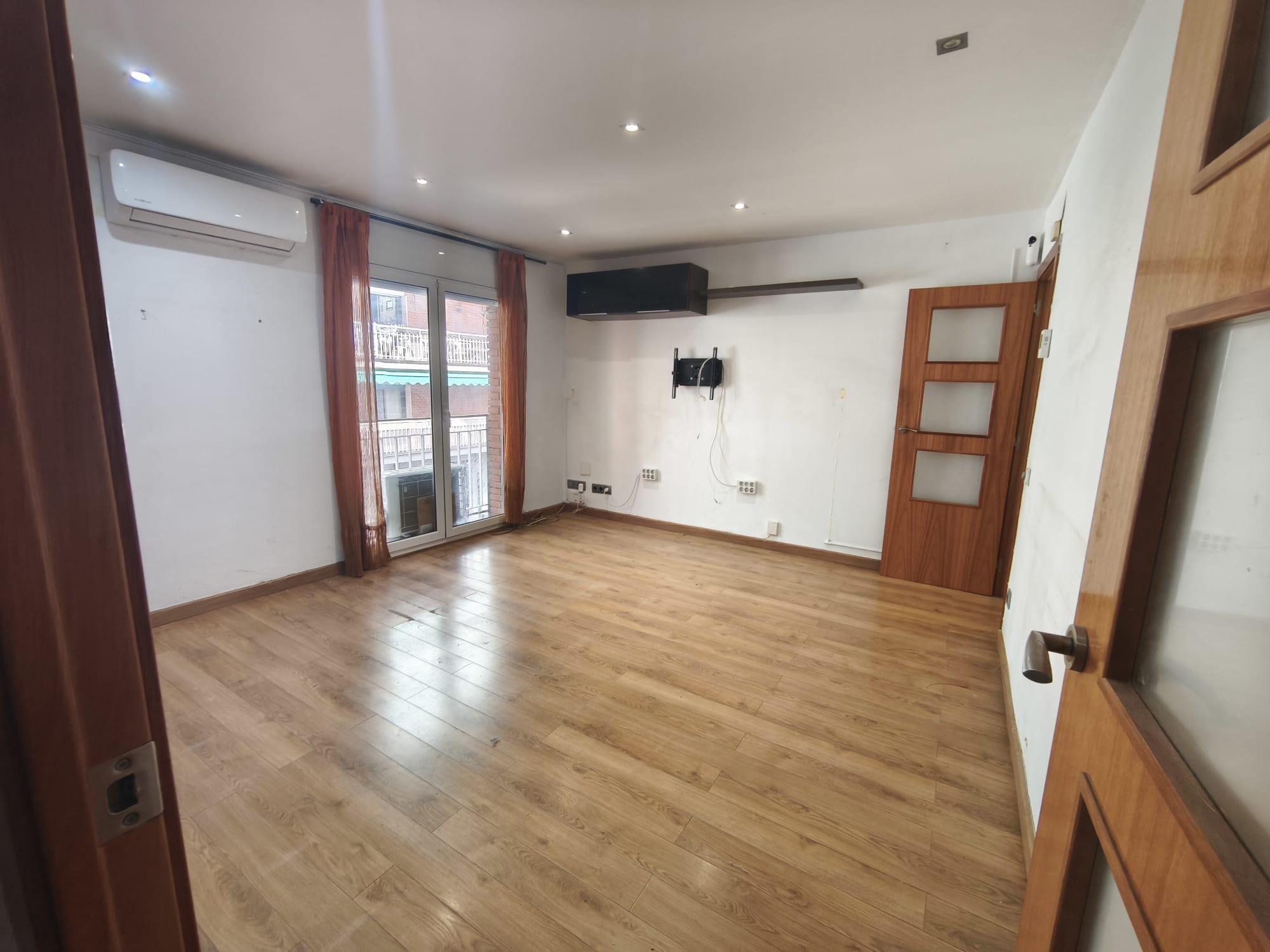 Imagen 10 Piso en venta en Barcelona / Pou junto Tissó