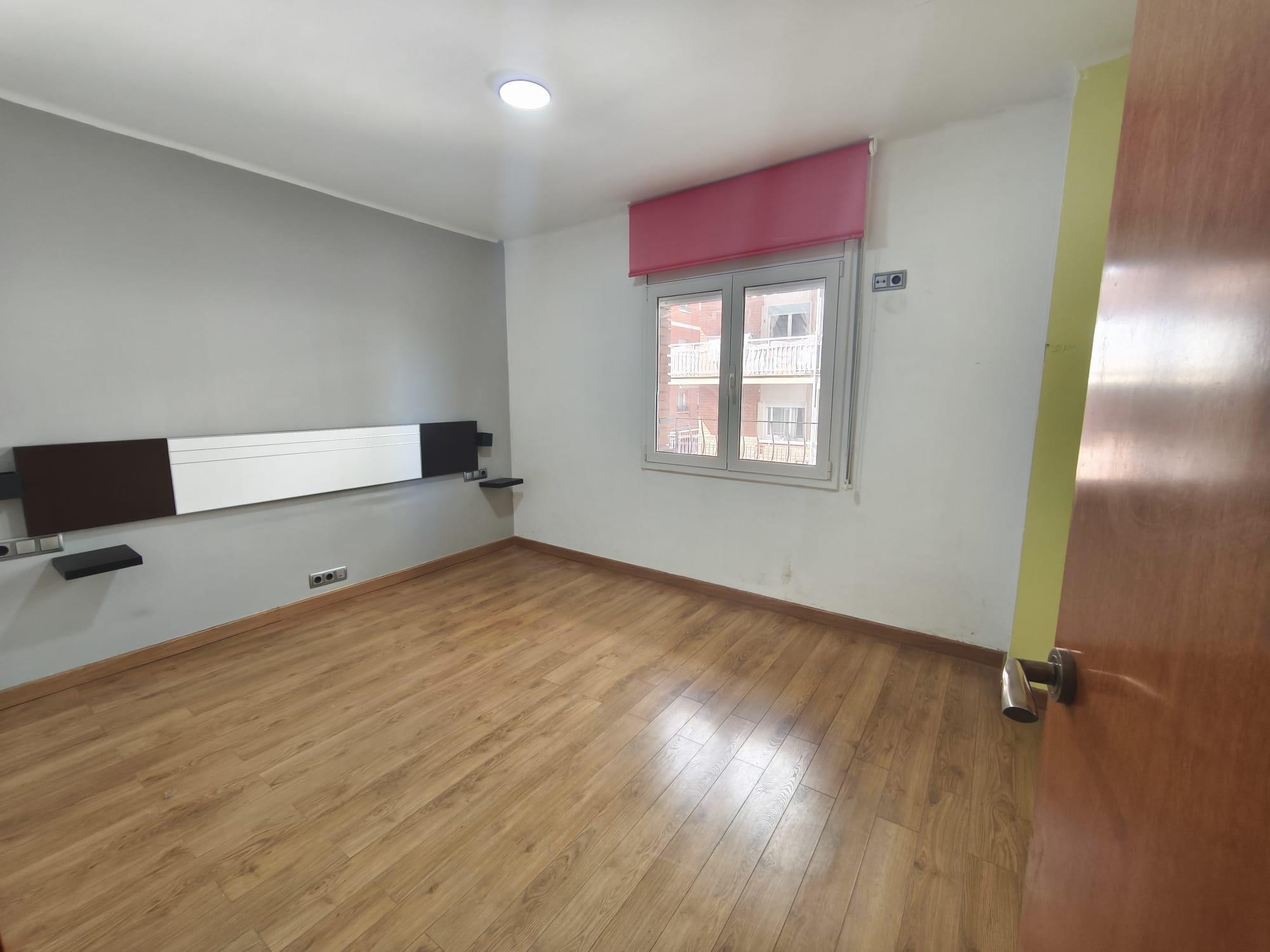 Imagen 3 Piso en venta en Barcelona / Pou junto Tissó