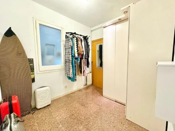 Imagen 6 Inmueble 294682 - Piso en venta en Barcelona / En plena Plaça del Guinardó.