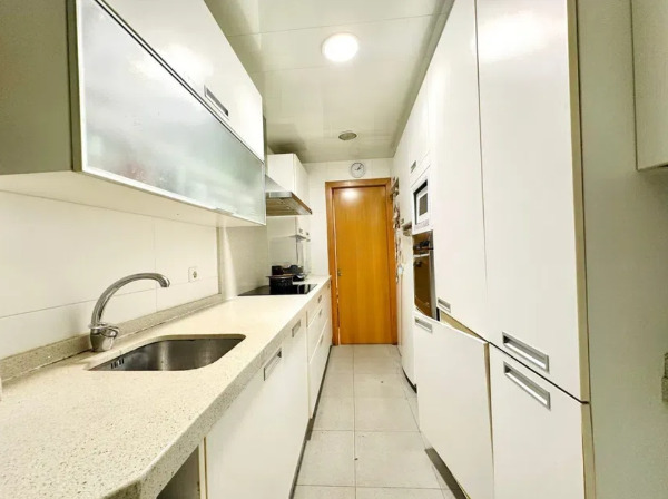 Imagen 7 Piso en venta en Barcelona / En plena Plaça del Guinardó.