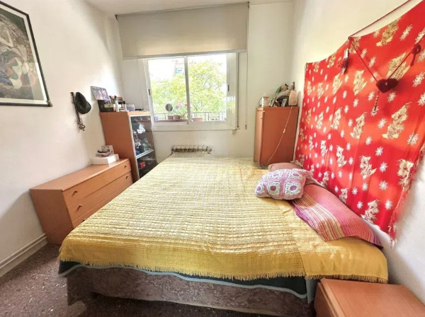 Imagen 12 Inmueble 294682 - Piso en venta en Barcelona / En plena Plaça del Guinardó.