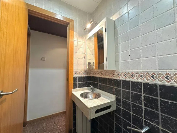 Imagen 20 Inmueble 294682 - Piso en venta en Barcelona / En plena Plaça del Guinardó.