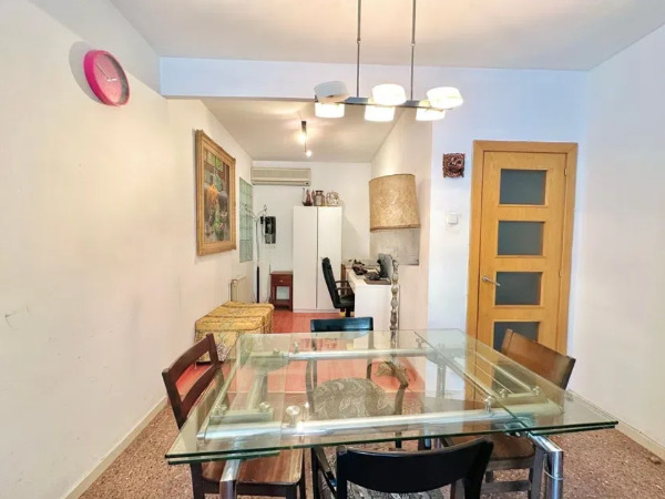 Imagen 26 Piso en venta en Barcelona / En plena Plaça del Guinardó.