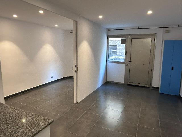 Imagen 10 Inmueble 295543 - Piso en venta en Cornellà De Llobregat / Marià Benlliure - Av. de les Flors
