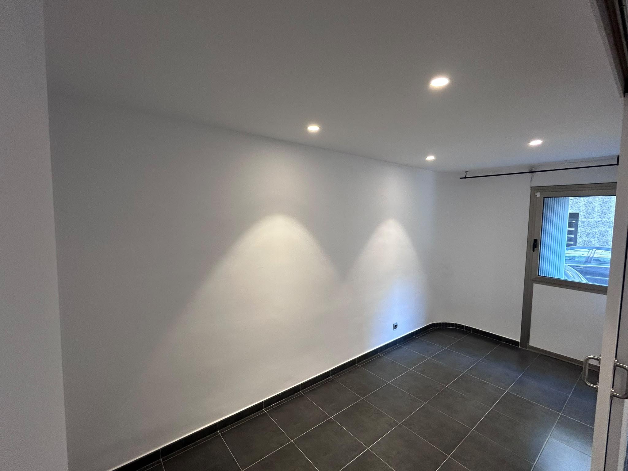 Imagen 2 Piso en venta en Cornellà De Llobregat / Marià Benlliure - Av. de les Flors