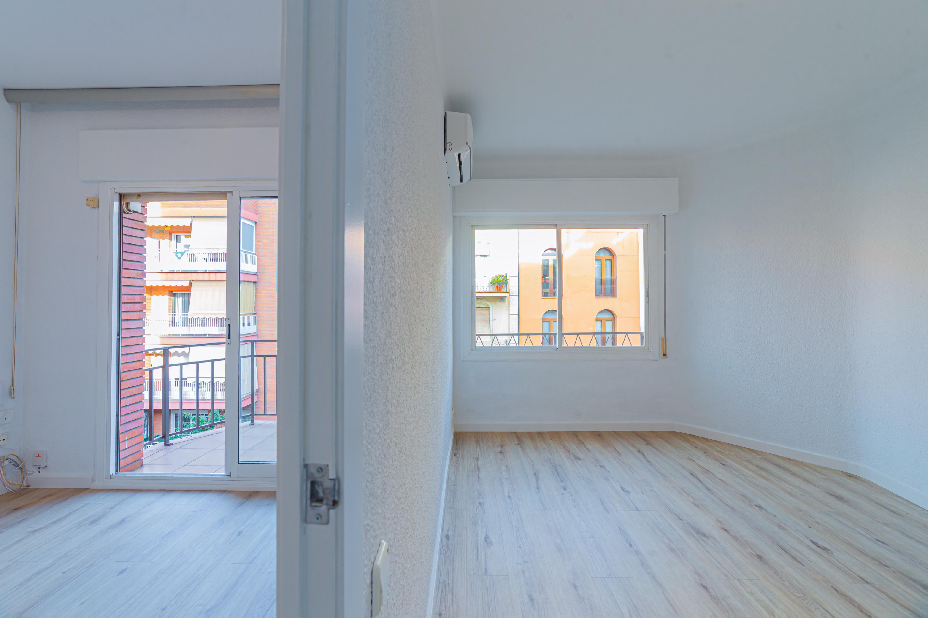 Imagen 6 Piso en venta en Barcelona / Roger - Portbou