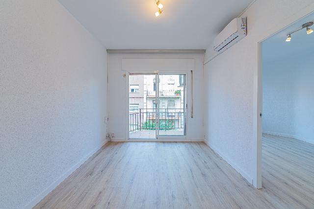 Imagen 8 Inmueble 296583 - Piso en venta en Barcelona / Roger - Portbou