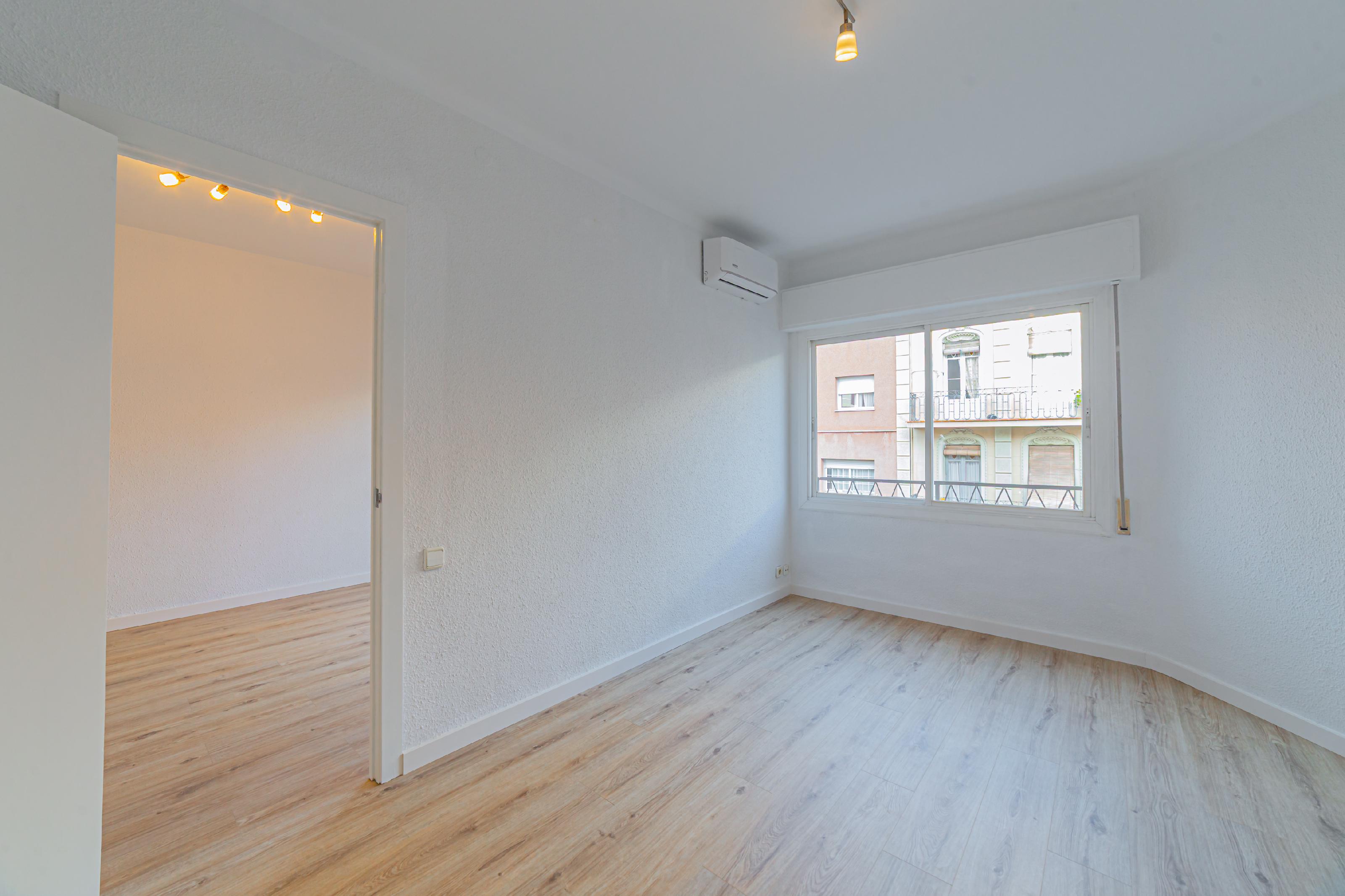 Imagen 10 Piso en venta en Barcelona / Roger - Portbou