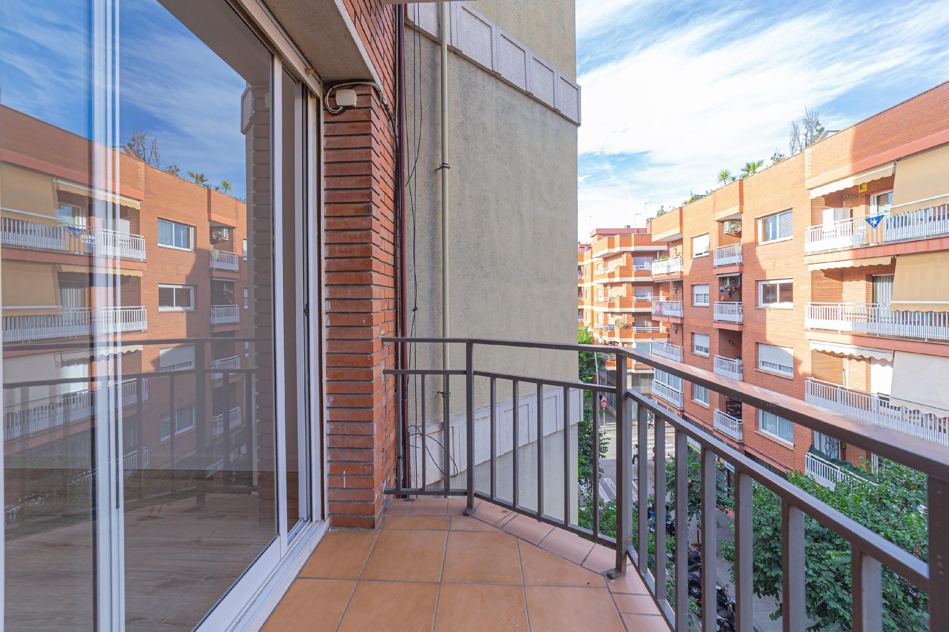 Imagen 2 Piso en venta en Barcelona / Roger - Portbou