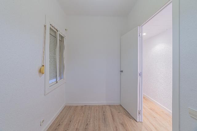 Imagen 11 Inmueble 296583 - Piso en venta en Barcelona / Roger - Portbou