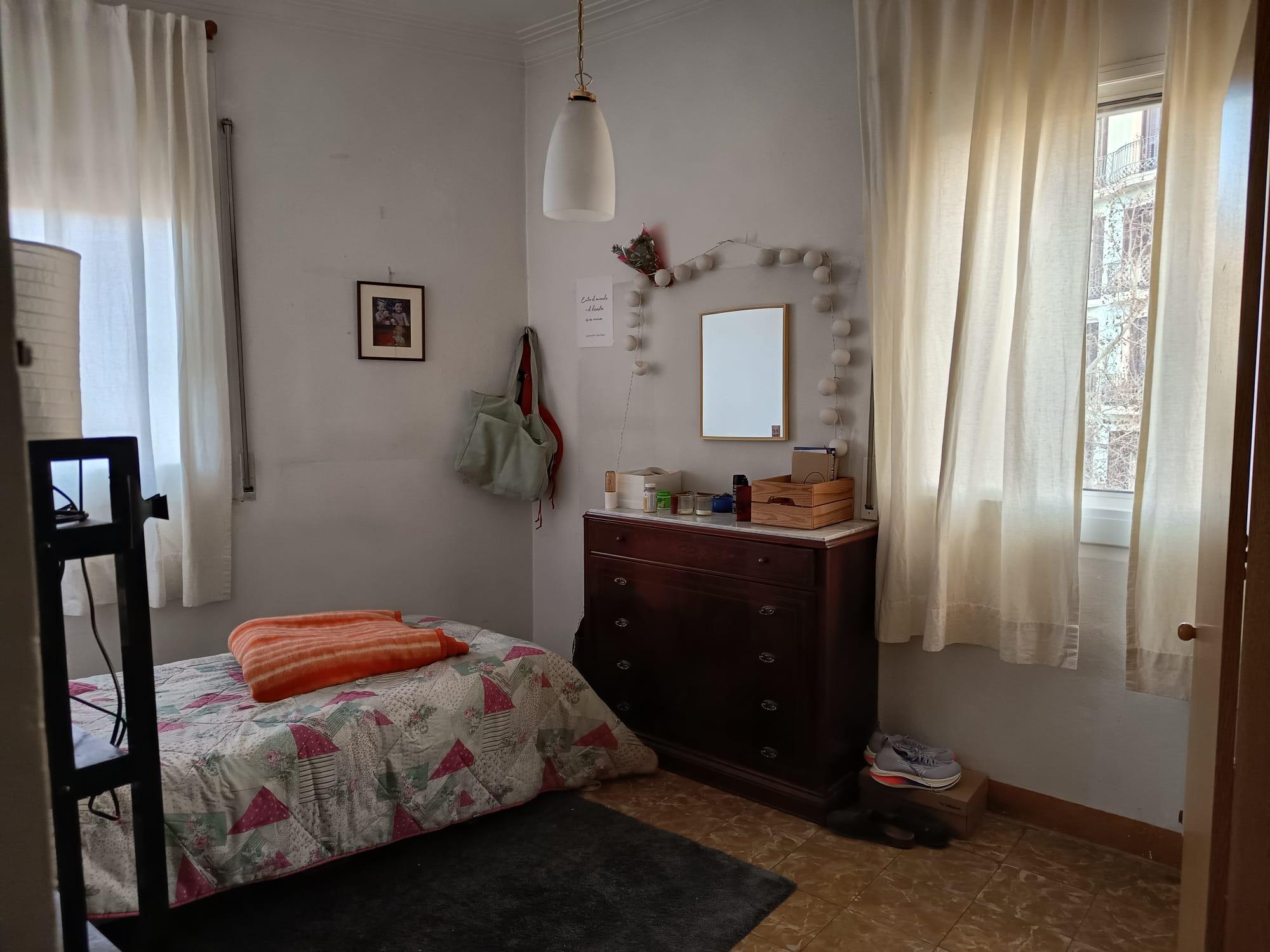 Imagen 3 Piso en venta en Barcelona / Sant Pau - Paralel