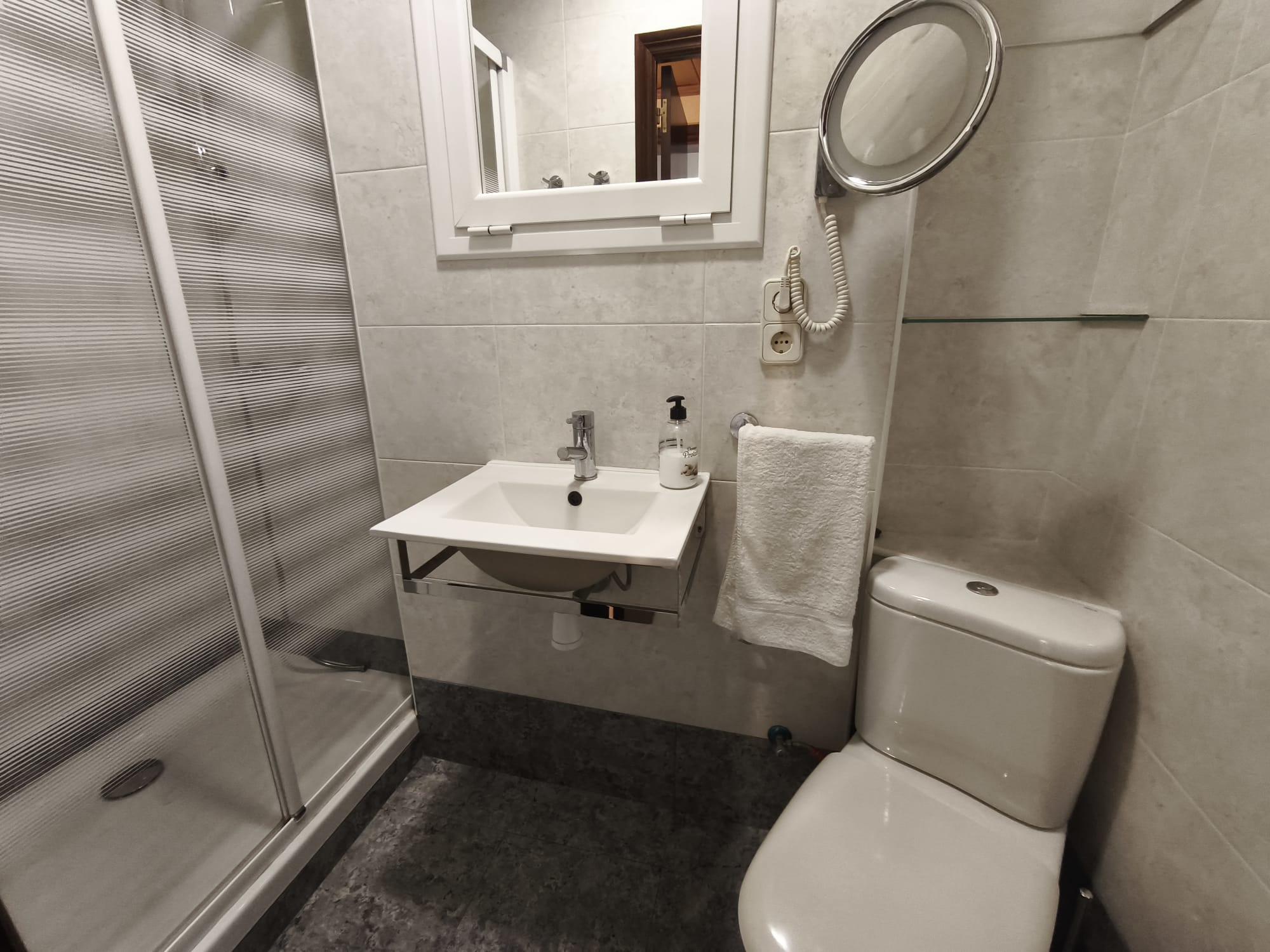 Imagen 8 Planta Baja en venta en Barcelona / Fontova - Degà Bahí