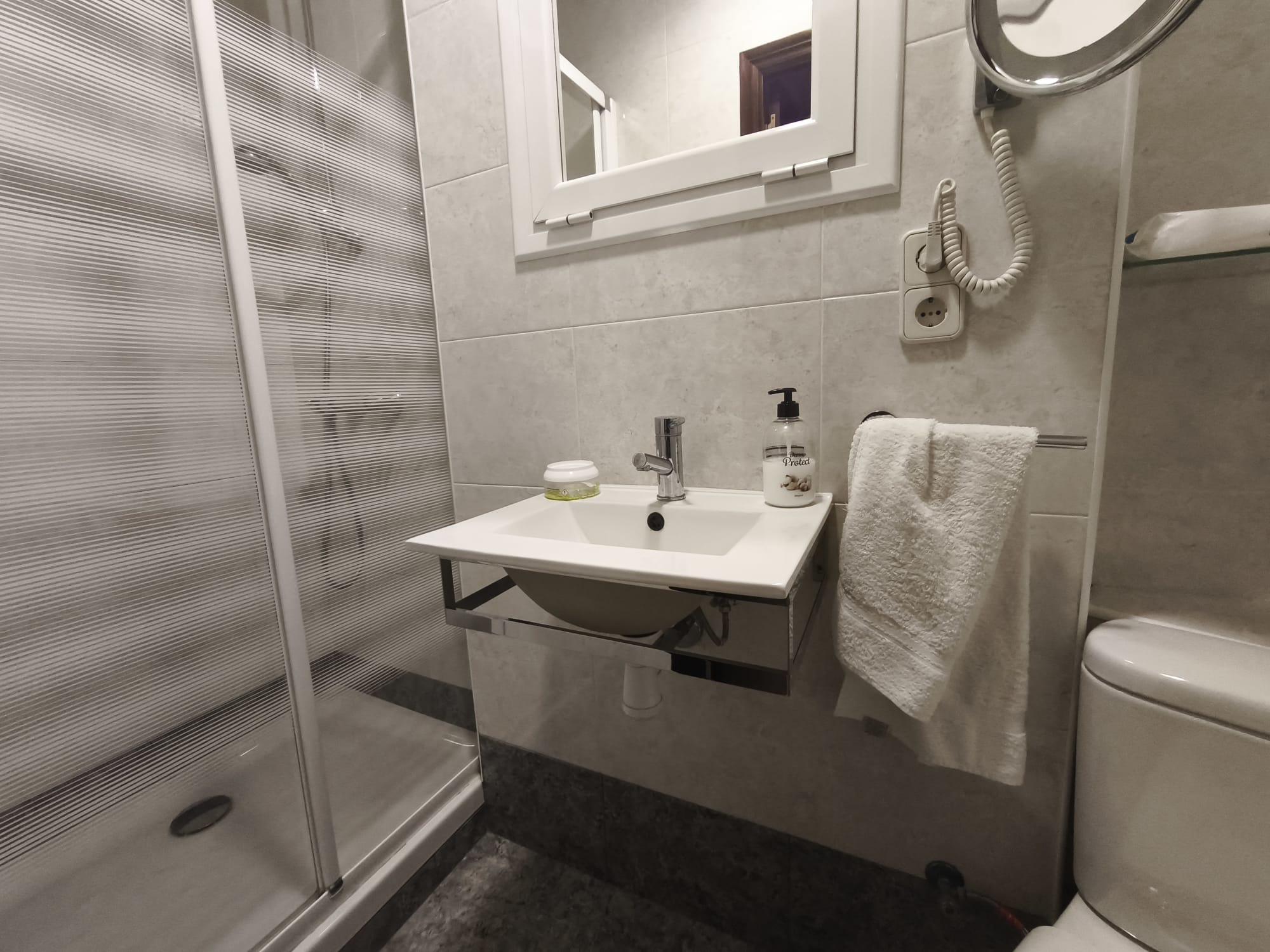 Imagen 4 Planta Baja en venta en Barcelona / Fontova - Degà Bahí