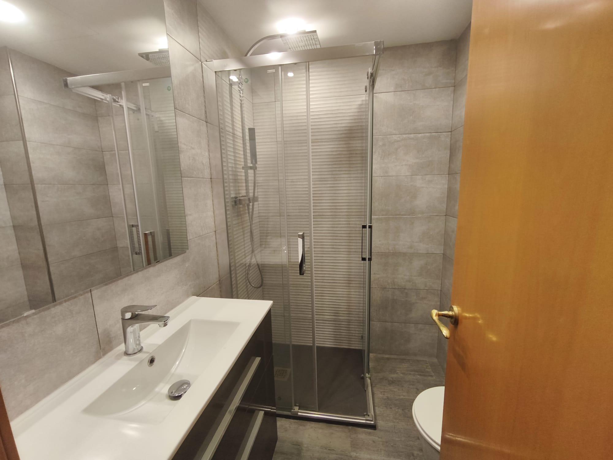 Imagen 4 Piso en venta en Barcelona / Roger de Flor - Còrsega