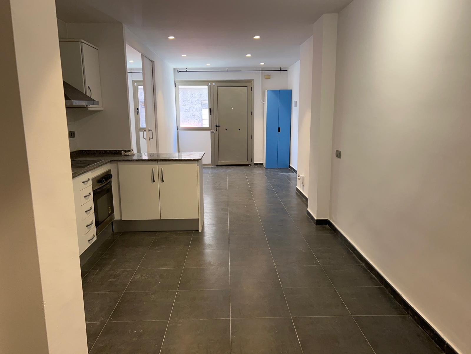 Imagen 2 Piso en venta en Cornellà De Llobregat / Marià Benlliure - Av. de les Flors