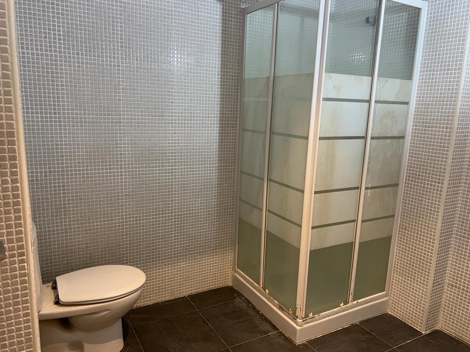 Imagen 6 Piso en venta en Cornellà De Llobregat / Marià Benlliure - Av. de les Flors