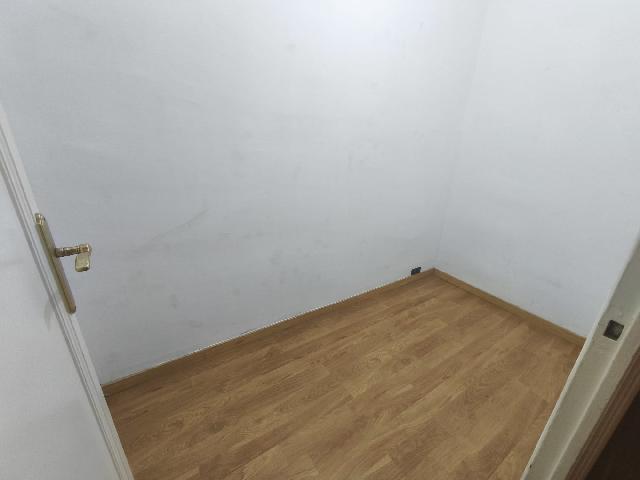 Imagen 10 Inmueble 303073 - Piso en venta en Barcelona / Gaiarre - Plaça de la Vidriera
