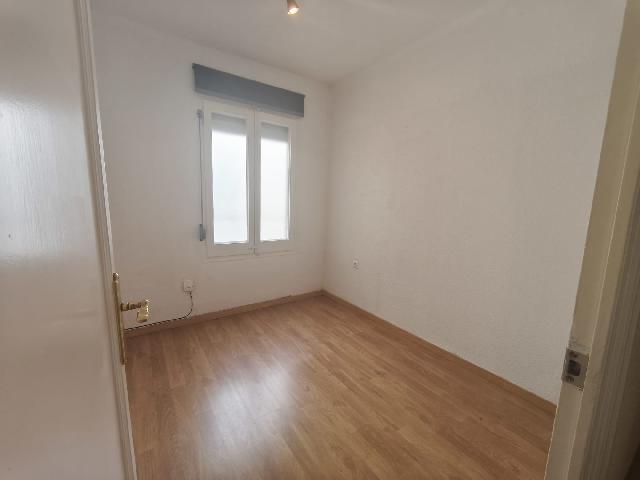 Imagen 4 Inmueble 303073 - Piso en venta en Barcelona / Gaiarre - Plaça de la Vidriera