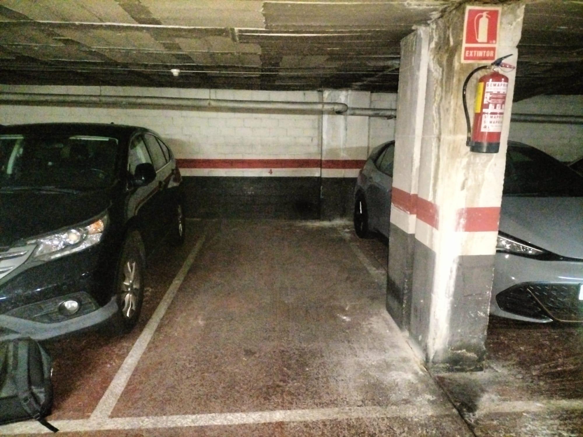 Imagen 1 Parking Coche en venta en Barcelona / Roger de Flor - Diputació