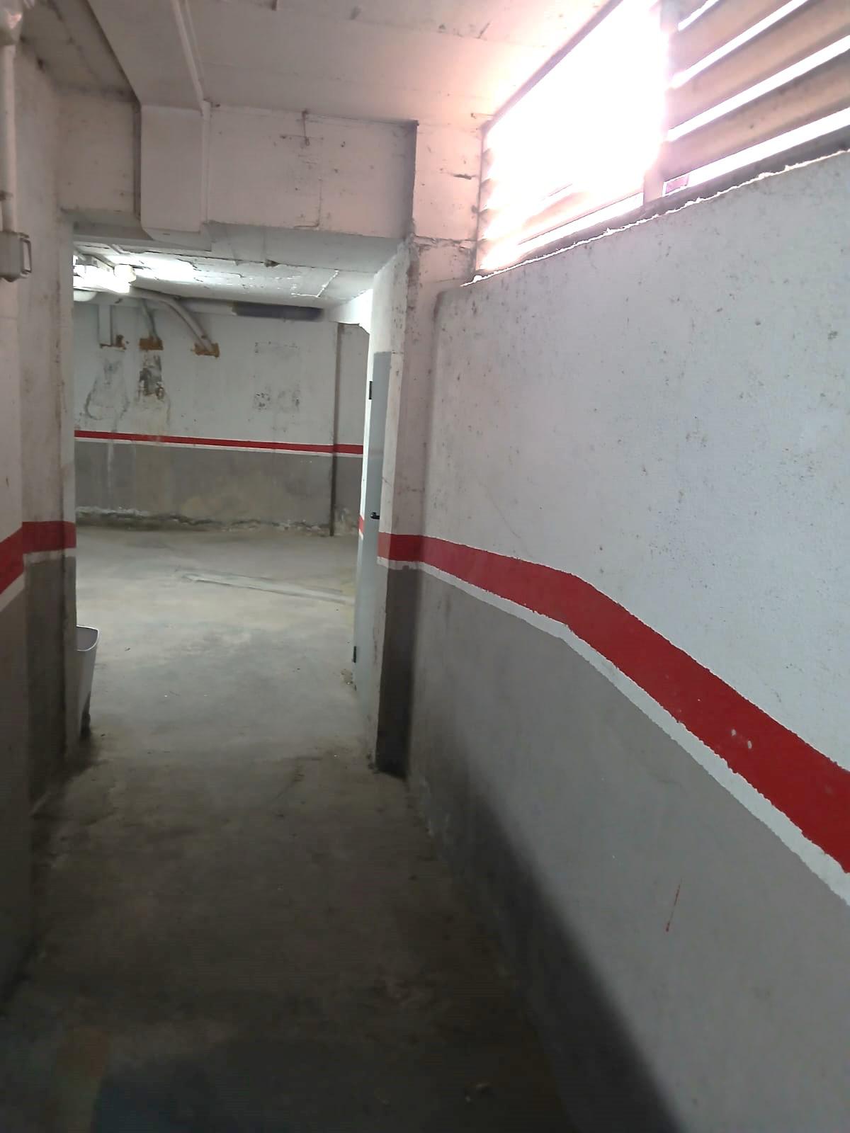 Imagen 1 Parking Moto en venta en Terrassa / Junto Ronda Ponent