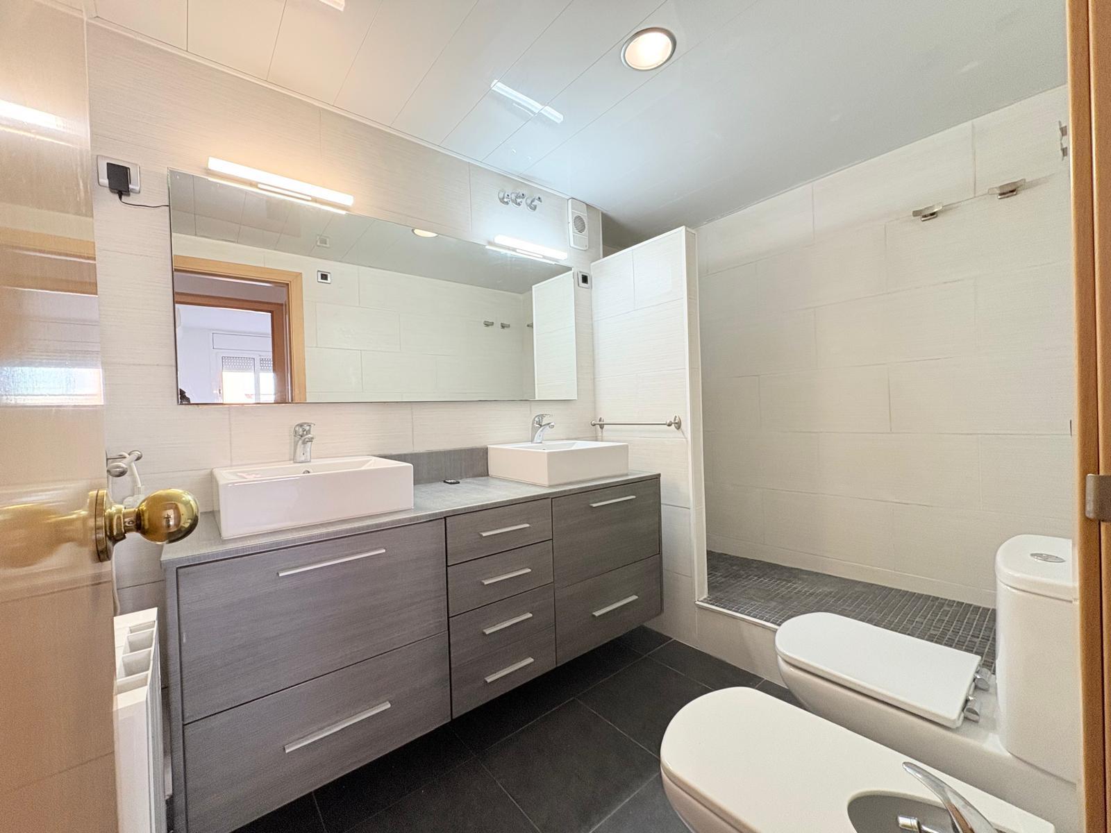 Imagen 1 Piso en venta en Terrassa / A 5 minutos Estacio Renfe Est