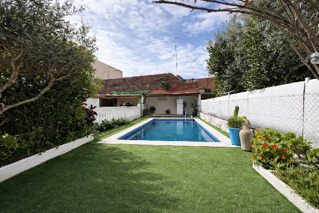 Imagen 1 Inmueble 298745 - Casa en venta en Terrassa / Junto a Parc de Vallparadis sud