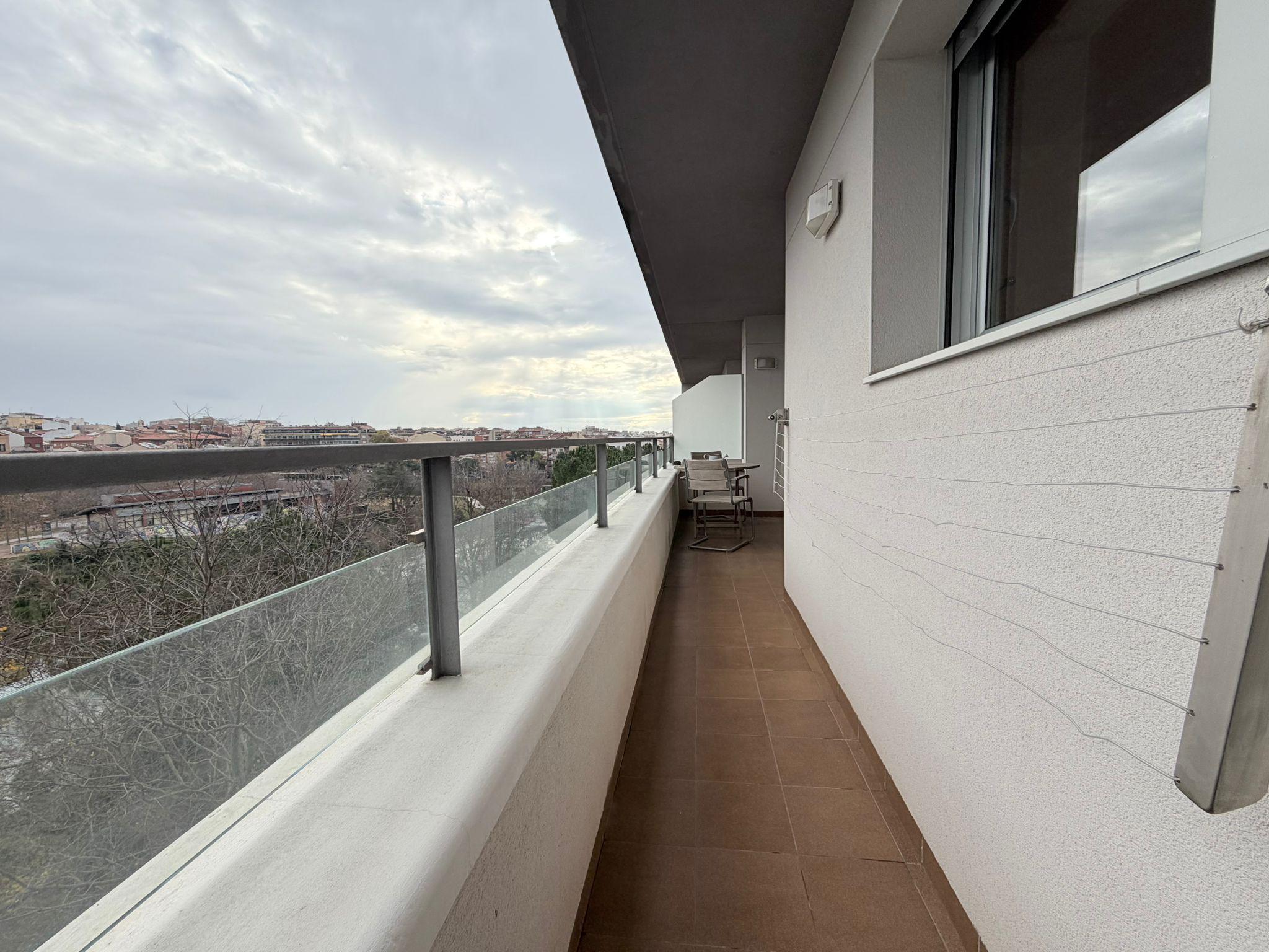 Imagen 4 Piso en venta en Terrassa / Junto al  Parc de Vallparadís