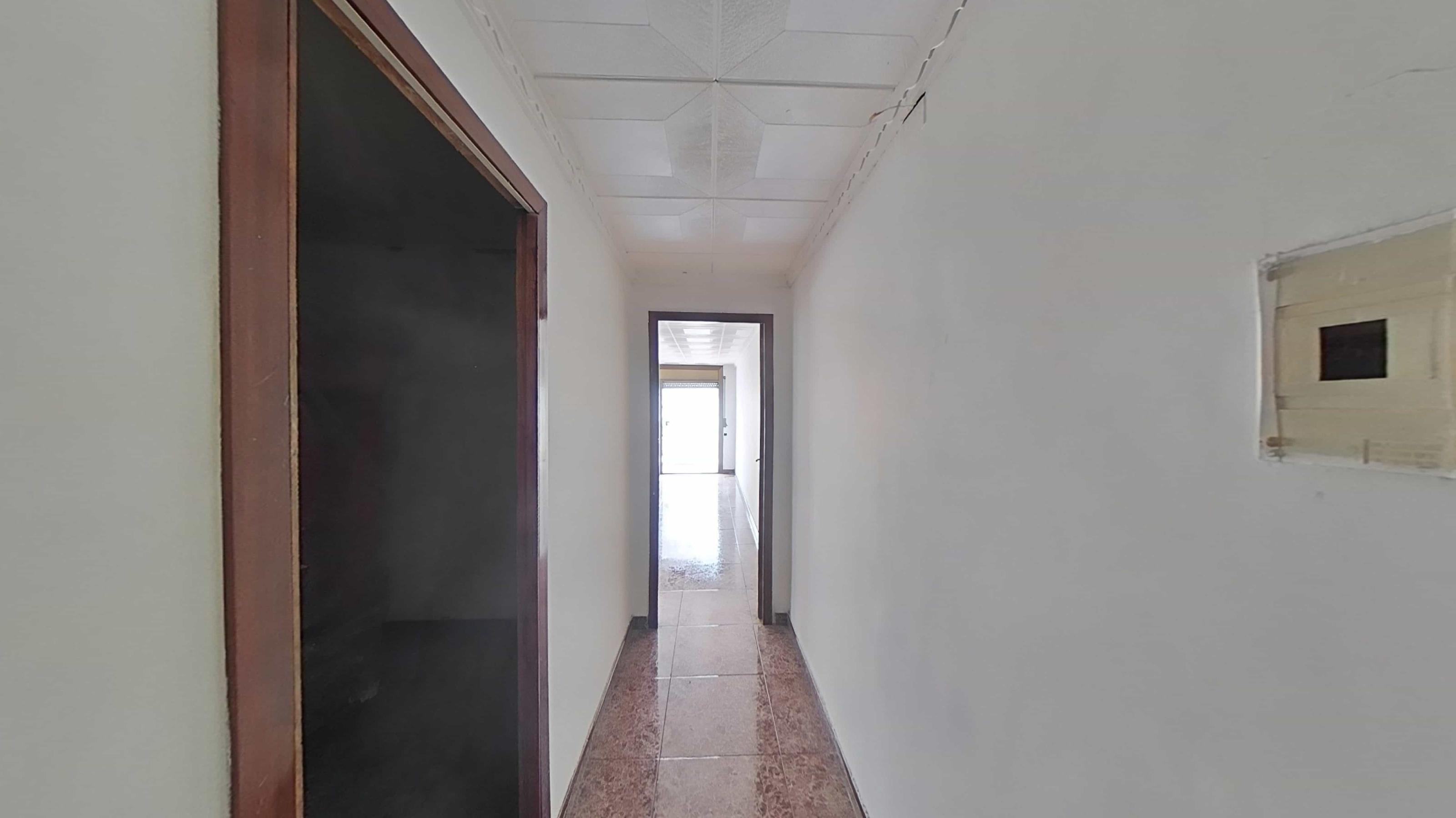 Imagen 2 Piso en venta en Terrassa / Junto Avinguda del Vallès y N-150