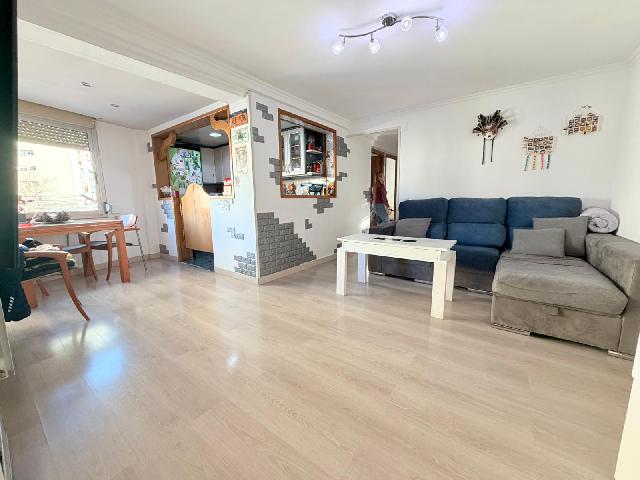 Imagen 1 Inmueble 300007 - Piso en venta en Terrassa / Junto a Avinguda del Vallès