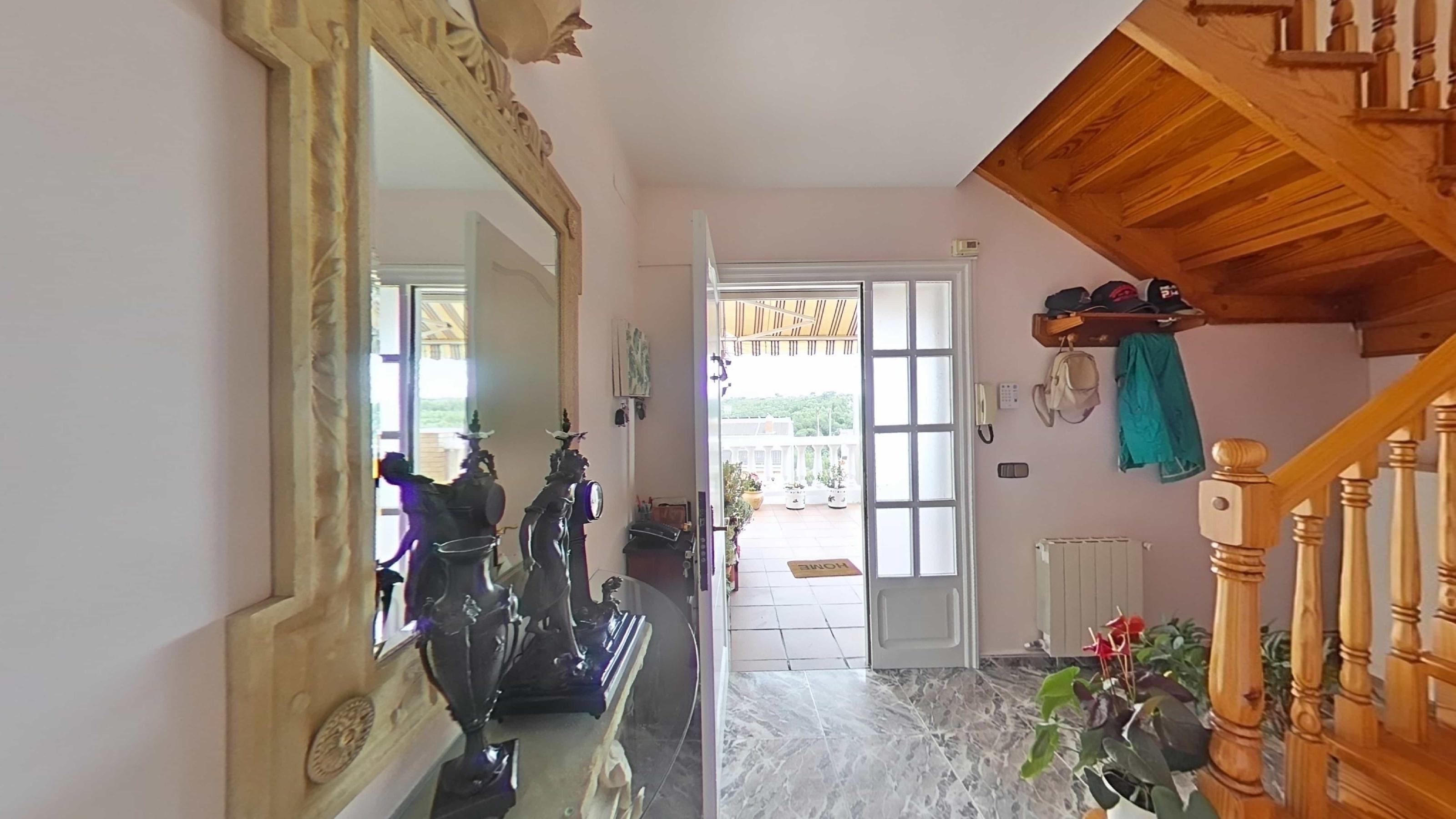 Imagen 1 Casa Aislada en venta en Terrassa / A escasos minutos de Carrefour Vallès