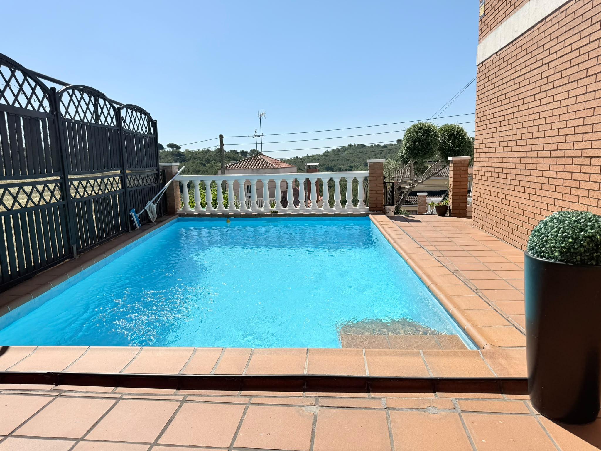 Imagen 2 Casa Aislada en venta en Terrassa / A escasos minutos de Carrefour Vallès