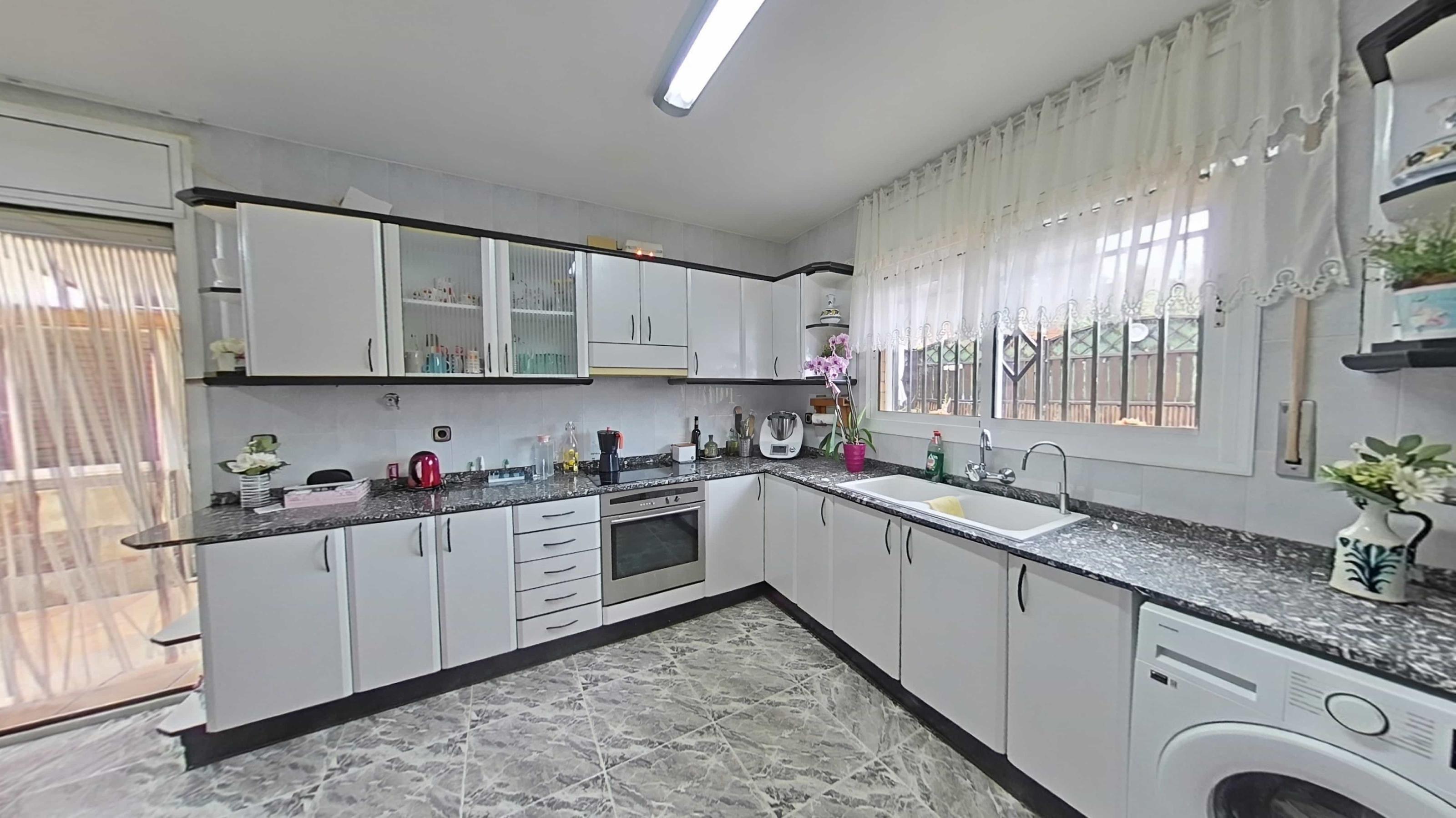 Imagen 32 Casa Aislada en venta en Terrassa / A escasos minutos de Carrefour Vallès