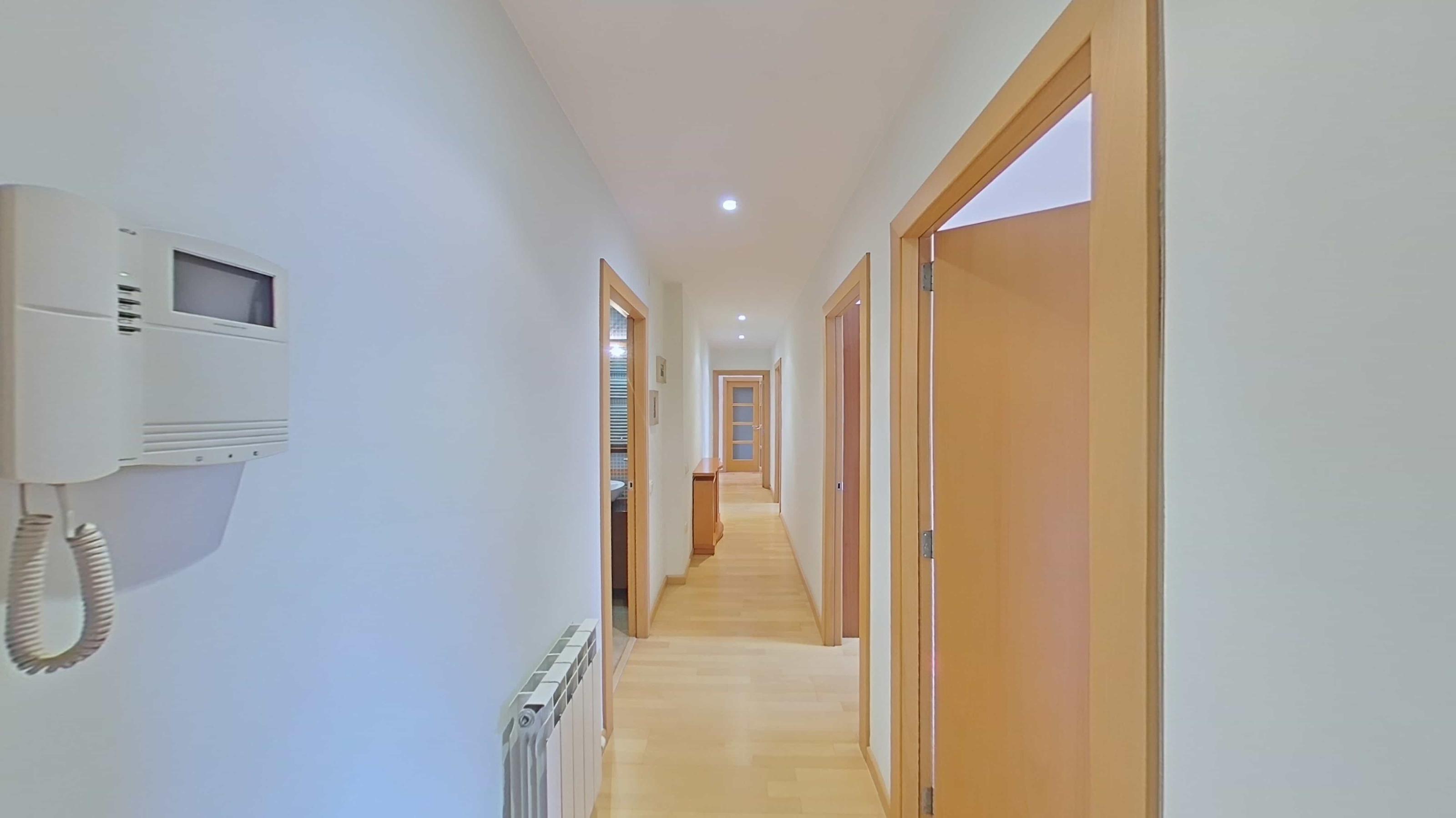 Imagen 2 Piso en venta en Terrassa / Al lado del Parc Vallparadís