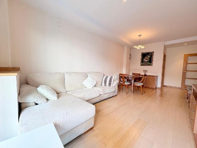 Imagen 1 Inmueble 300341 - Piso en venta en Terrassa / Al lado del Parc Vallparadís